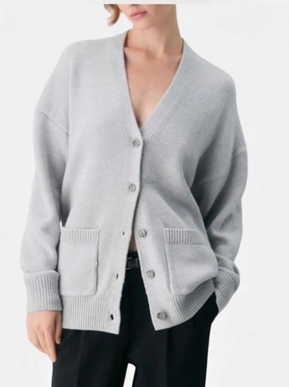 Aritzia Chunky Merino Wool V-neck Cardigan in Heather chrome